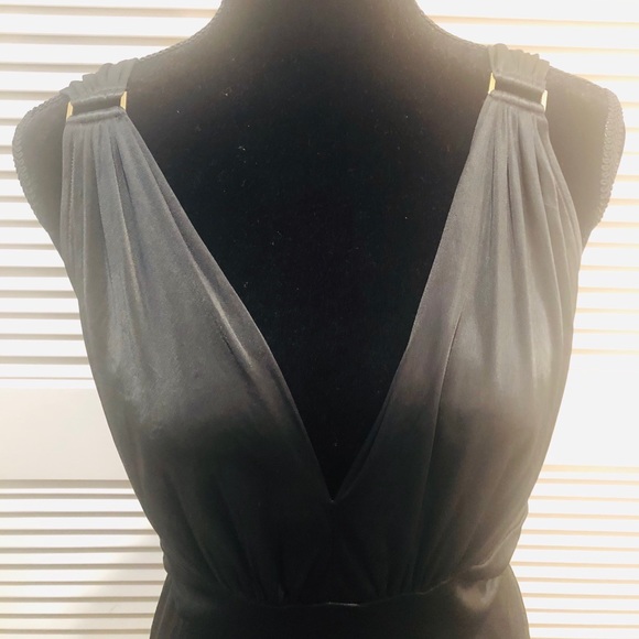 Black Express Plunge Top - Picture 3 of 7